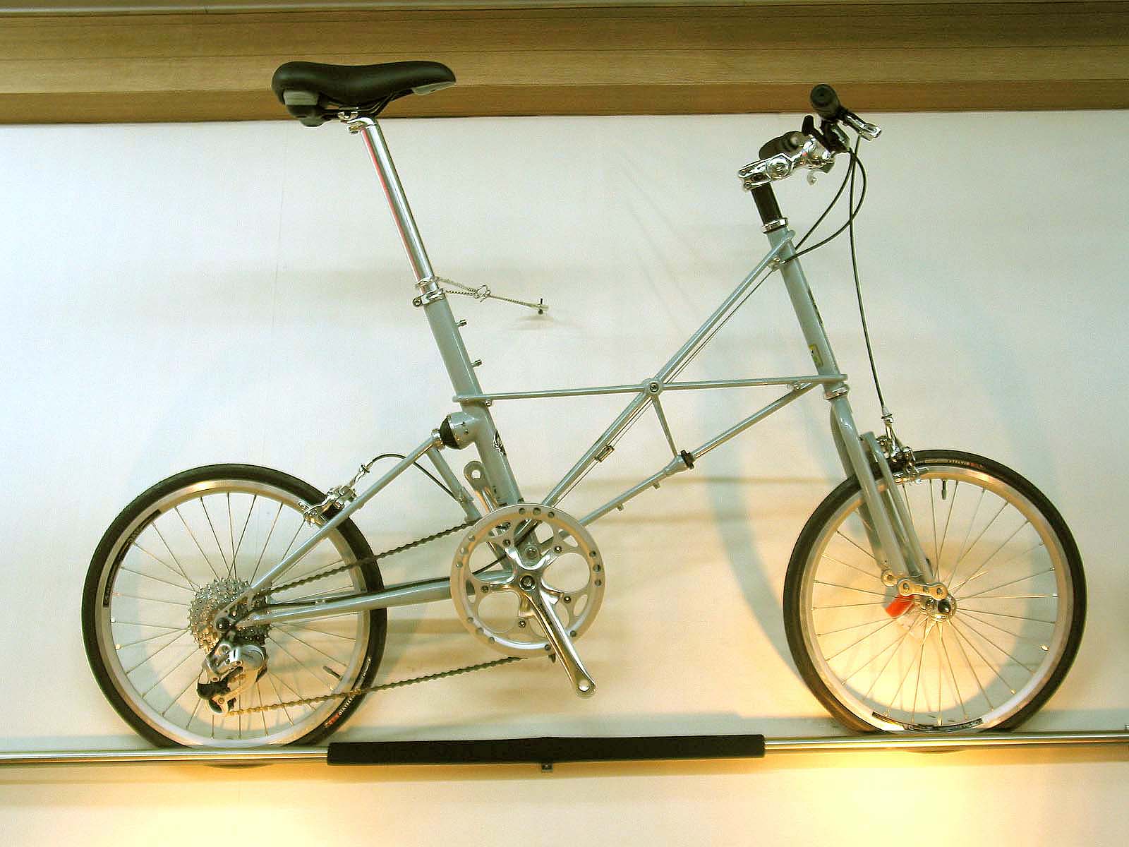 MOULTON TSR-9 CUTOM 車輪の交換でスムーズな走り